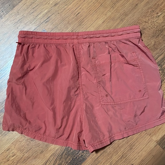 Athleta Expedition Short in Etruscan Red - Picture 5 of 7